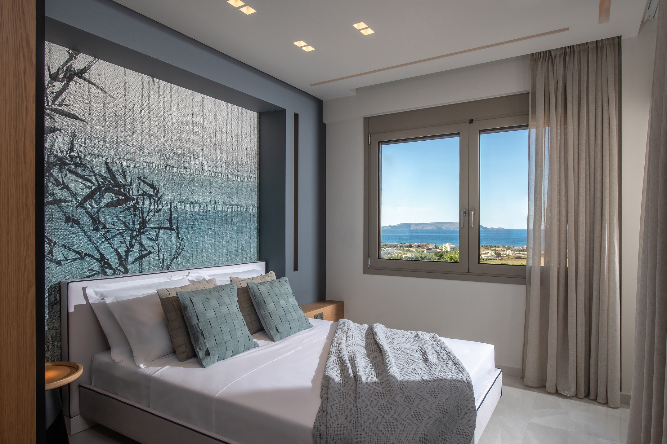 KYMO Instyle Villa bedroom and view